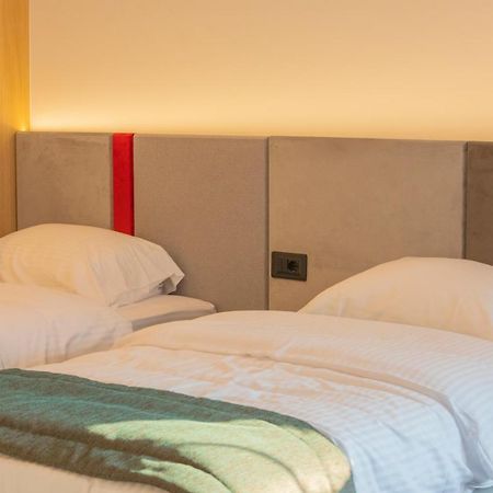 פג'ה Benelux Hotel מראה חיצוני תמונה