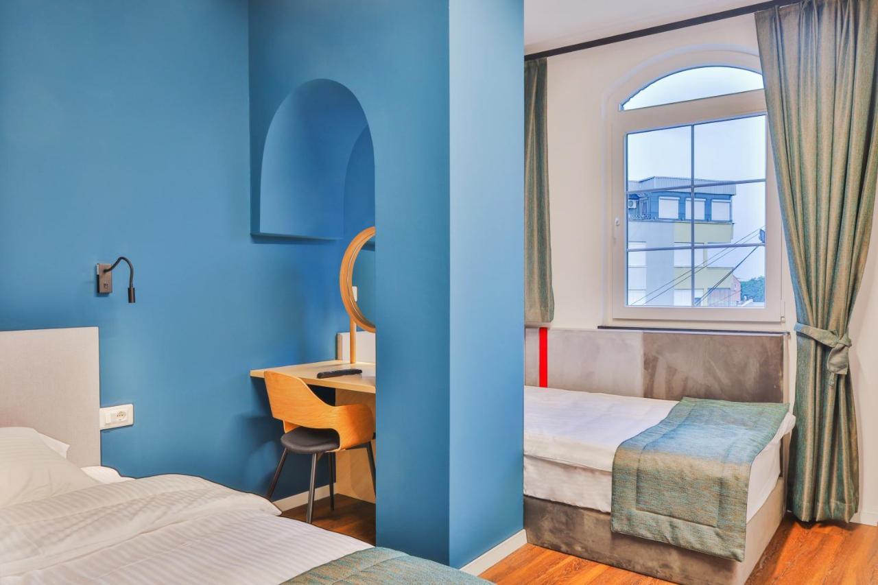 פג'ה Benelux Hotel מראה חיצוני תמונה